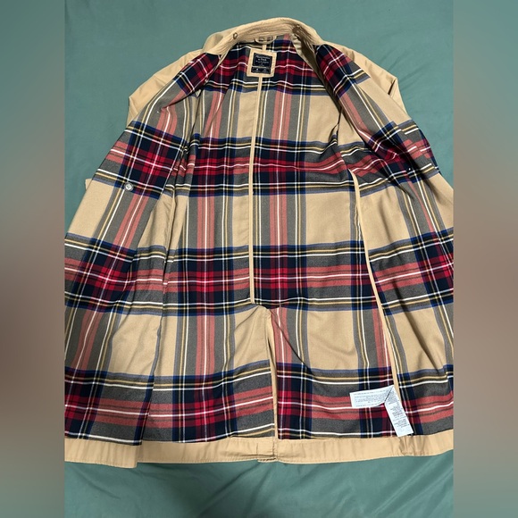 Abercrombie & Fitch Beige Trench Coat with Plaid Accents - Picture 6 of 11